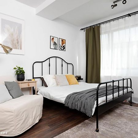 Modern Condo Near Morii Lake Бухарест Экстерьер фото